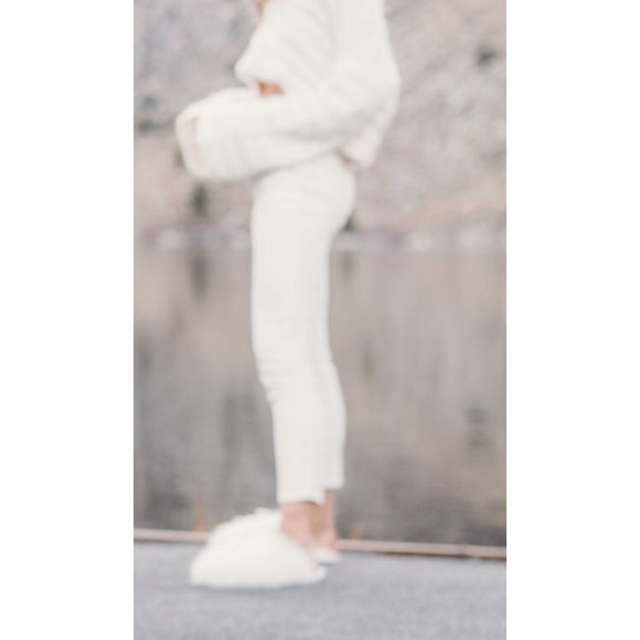 UGG FLUFF MOMMA MONGOLIAN CLOG - Picture 2 of 8